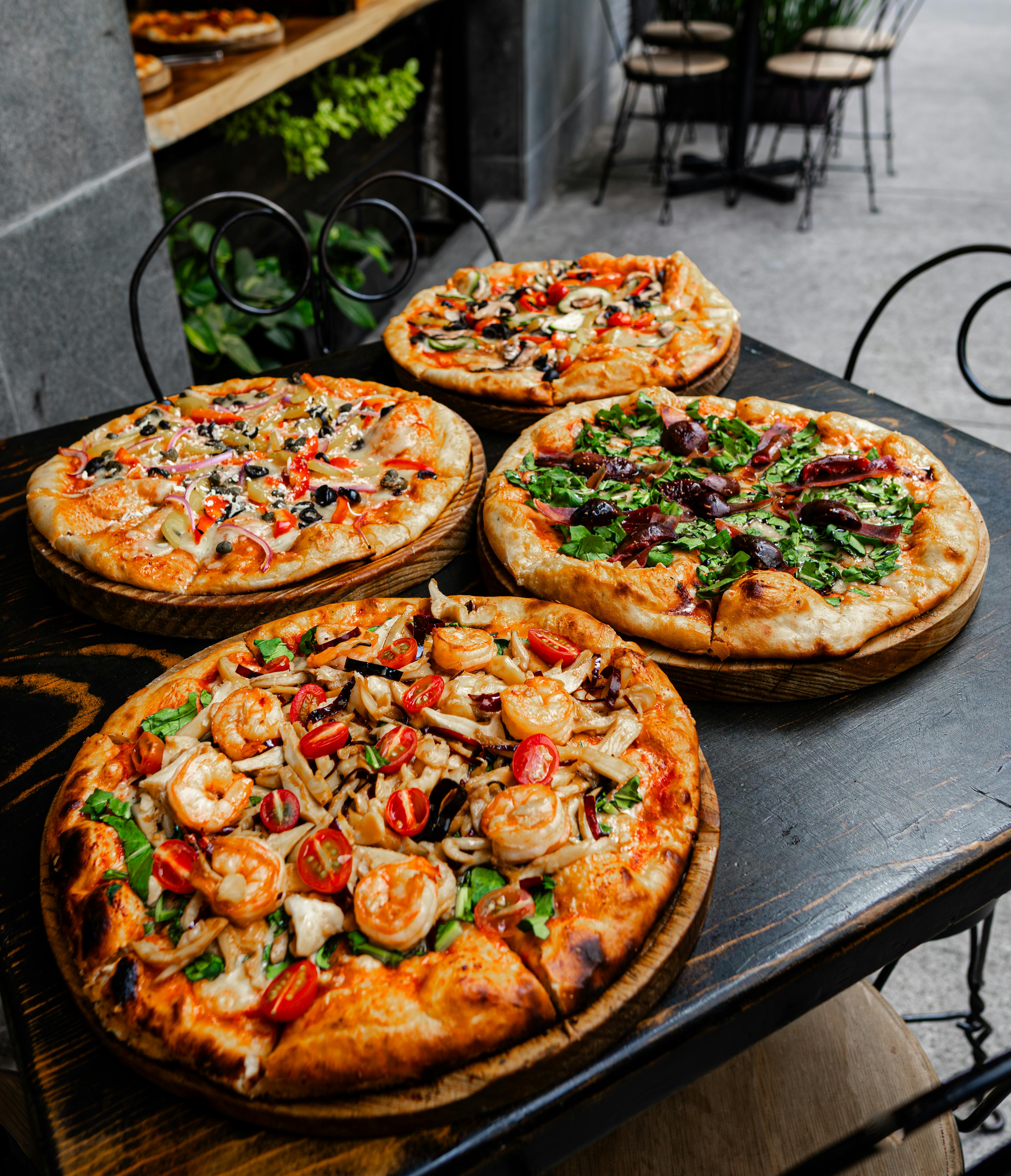 reasons why you should visit new York city known for its pizza