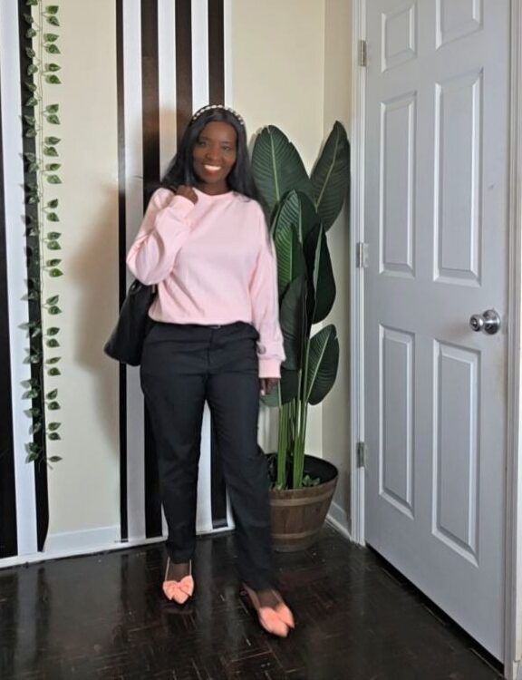 how to Dress up a pink sweatshirt