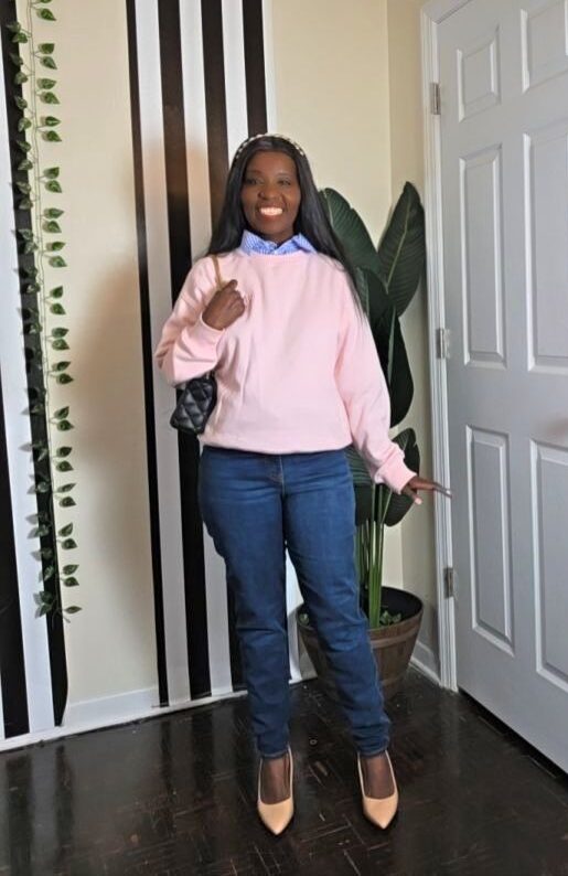 how to dress up a pink sweatshirt